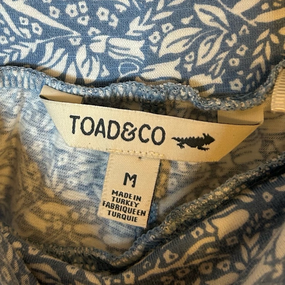 Toad&Co Blue and White Patterned Women's Shorts - Picture 2 of 3